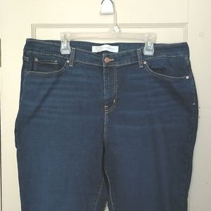 EUC Levi's Size 20 Mid Rise Boyfriend Cropped Jeans